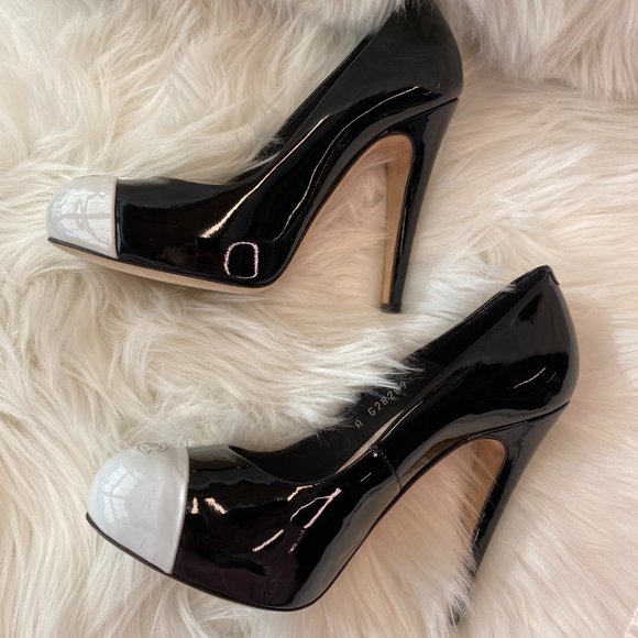 Chanel Two Tone Patent Leather Pumps - Picture 13 of 14